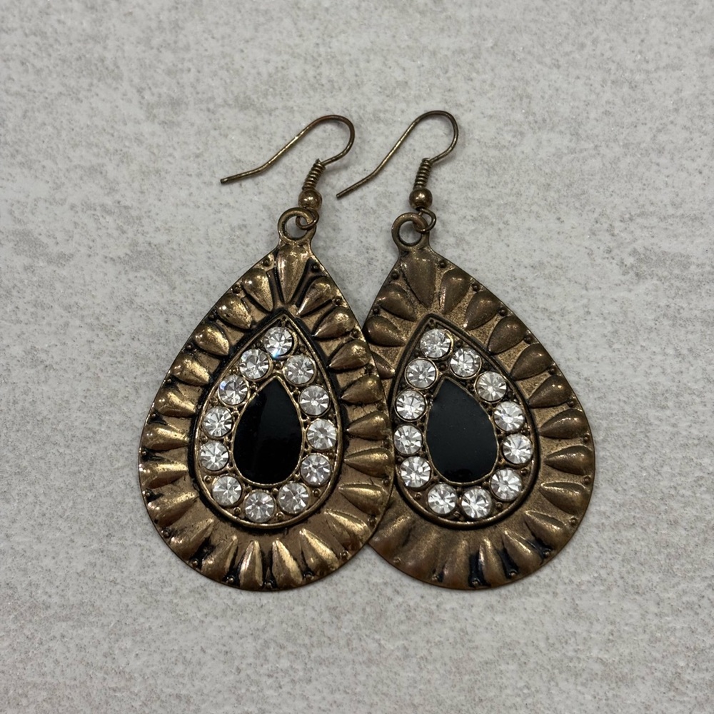 Elegant Black and Gold Teardrop Earrings